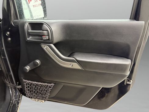 Used 2018 Jeep Wrangler Unlimited Sport w/ Connectivity Group image 23