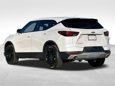 Used 2025 Chevrolet Blazer LT w/ Driver Confidence Package image 3