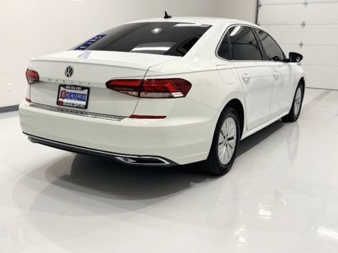 Used 2021 Volkswagen Passat 2.0T SE FWD image 6