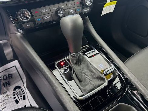 Used 2026 Jeep Compass Latitude image 16