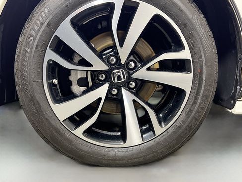 Used 2018 Honda Odyssey Elite image 14