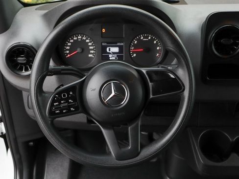 Used 2022 Mercedes-Benz Sprinter 2500 image 19