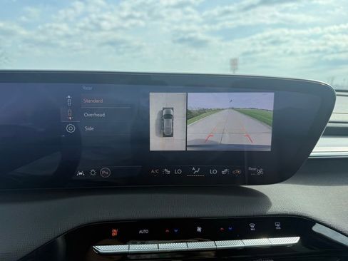 Used 2025 Buick Enclave Sport Touring image 46