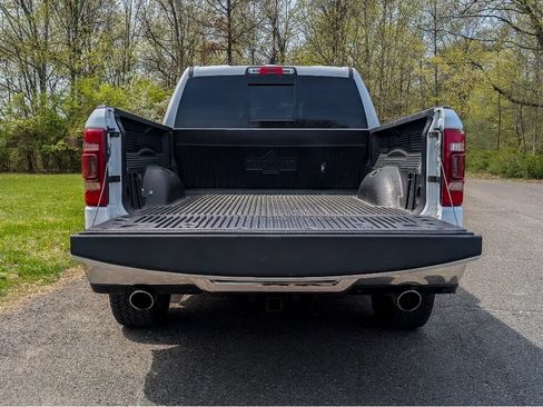 Used 2020 RAM 1500 Laramie AWD/4WD image 7