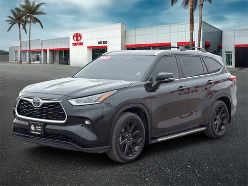 Used 2023 Toyota Highlander Bronze Edition image 6