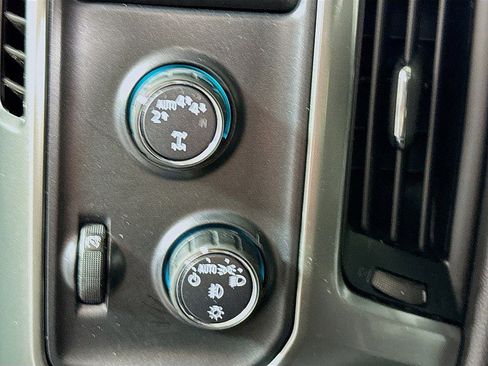 Used 2018 Chevrolet Silverado 1500 LT w/ All Star Edition image 10