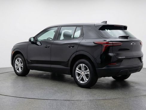 Used 2025 Chevrolet Equinox LT image 6