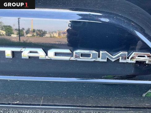 Certified 2025 Toyota Tacoma SR5 AWD/4WD image 32