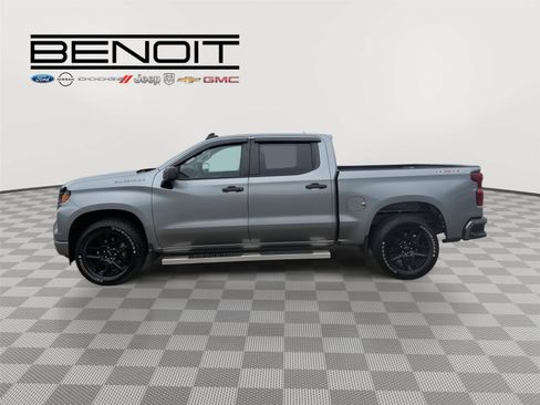 Used 2023 Chevrolet Silverado 1500 Custom AWD/4WD image 4