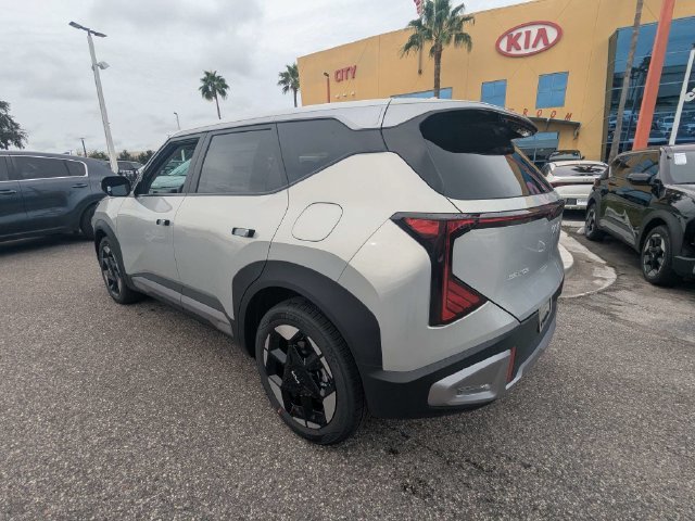 New 2027 Kia Seltos S FWD image 4
