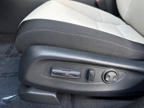 Used 2024 Honda CR-V EX image 13