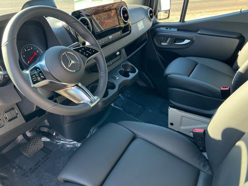 New 2025 Mercedes-Benz Sprinter 2500 image 15