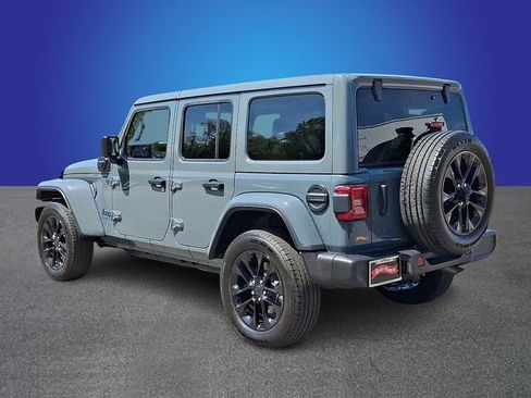 Used 2025 Jeep Wrangler Unlimited Sahara w/ Safety Group AWD/4WD image 6