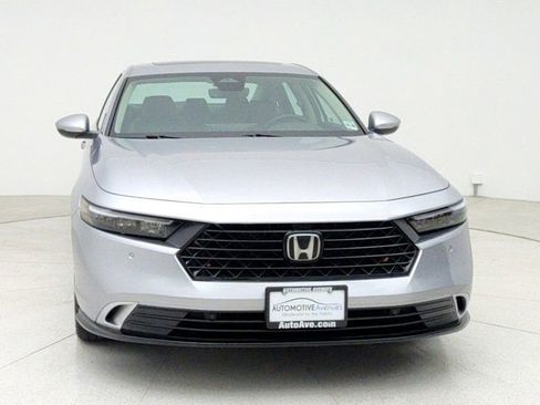 Used 2023 Honda Accord Touring image 2