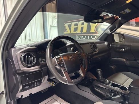 Used 2023 Toyota Tacoma TRD Sport AWD/4WD image 6