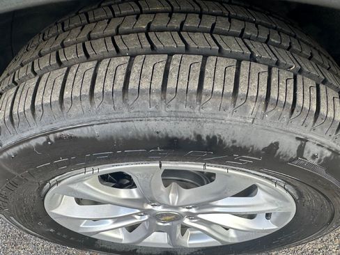 Certified 2019 Chevrolet Equinox LT FWD image 12