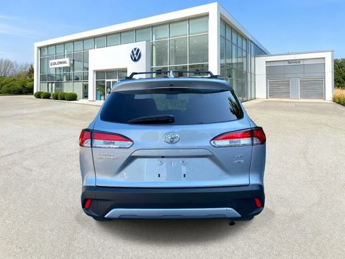 Used 2023 Toyota Corolla Cross LE w/ Moonroof Package AWD/4WD image 4