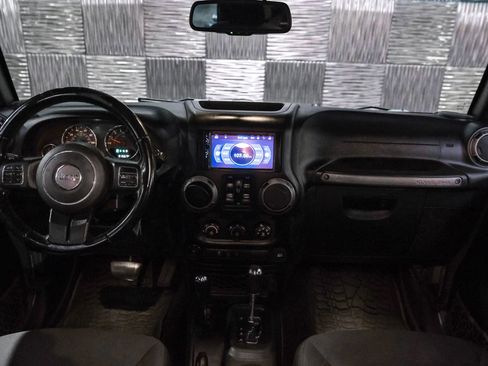 Used 2018 Jeep Wrangler Unlimited Sport S AWD/4WD image 15