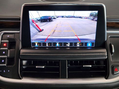 Used 2021 Chevrolet Tahoe Premier w/ Premium Package RWD image 19