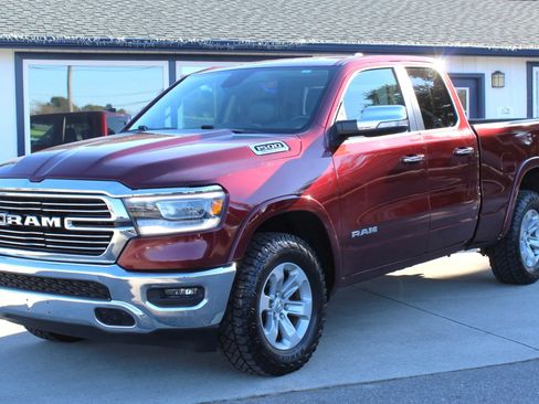 Used 2019 RAM 1500 Laramie AWD/4WD image 1