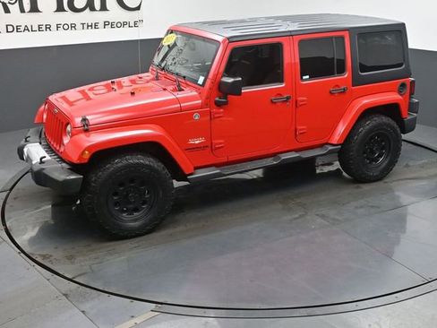 Used 2015 Jeep Wrangler Unlimited Sahara AWD/4WD image 43