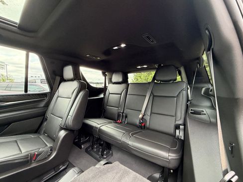 Used 2022 GMC Yukon Denali w/ Denali Premium Package image 26