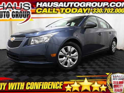 Used 2013 Chevrolet Cruze LS image 1