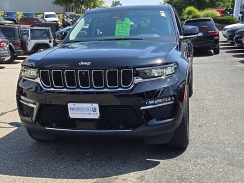 Certified 2023 Jeep Grand Cherokee Limited w/ Luxury Tech Group II AWD/4WD image 4