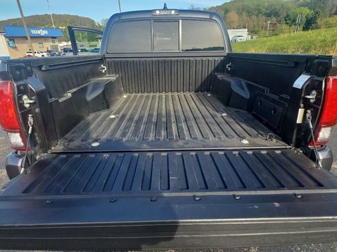 Used 2020 Toyota Tacoma SR AWD/4WD image 21