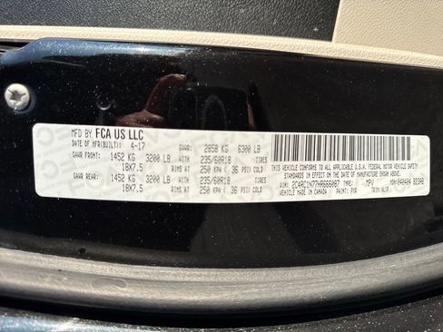 Used 2017 Chrysler Pacifica Platinum image 46