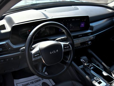 Used 2023 Kia Telluride LX AWD/4WD image 16