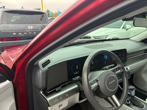 Used 2025 Hyundai Kona SEL image 34