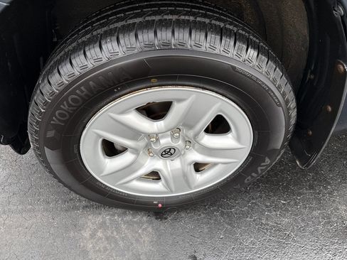 Used 2011 Toyota RAV4 4WD image 92