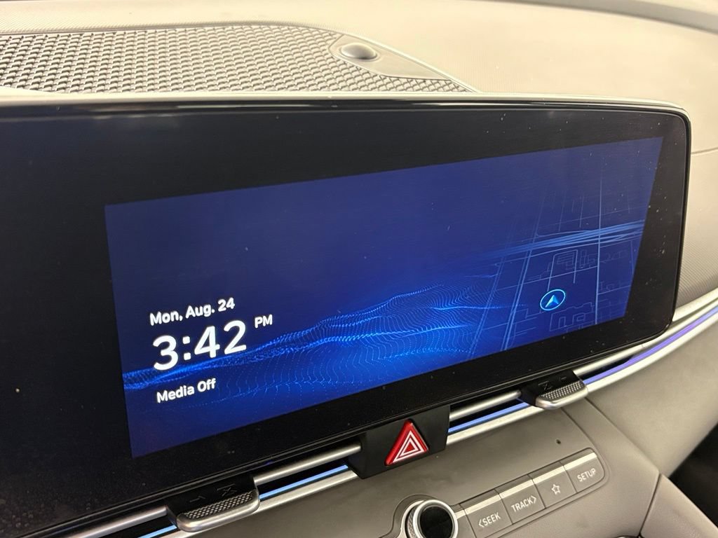 Used 2024 Hyundai Elantra SEL FWD image 24