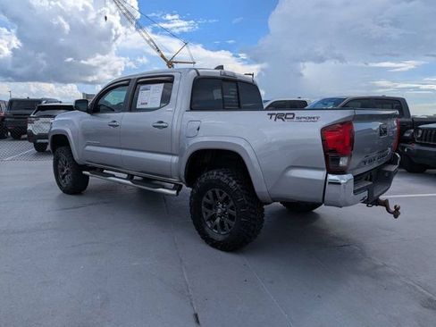 Used 2020 Toyota Tacoma SR5 w/ SR5 Appearance Package (SM) RWD image 5