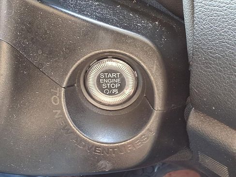 Used 2023 Jeep Renegade Latitude image 16