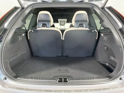 New 2026 Volvo XC90 B6 Plus w/ Protection Package Premier AWD/4WD image 28