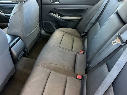 Used 2022 Nissan Altima 2.5 SV w/ SV Premium Package AWD/4WD image 5