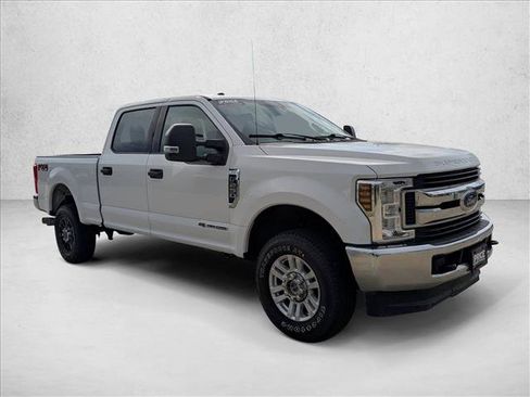 Used 2019 Ford F250 XLT w/ FX4 Off-Road Package image 3