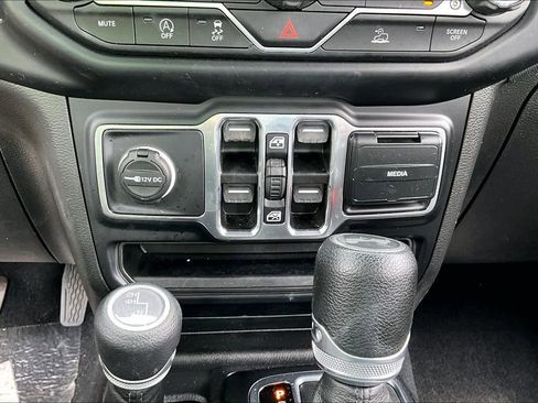 Used 2021 Jeep Wrangler Unlimited Sport image 15