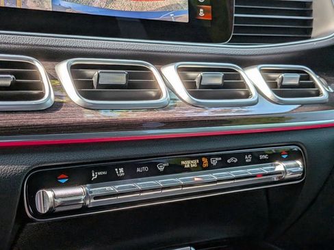 Used 2021 Mercedes-Benz GLE 450 4MATIC image 9