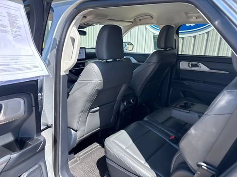 Used 2025 Ford Explorer Active w/ Active Comfort Package AWD/4WD image 26