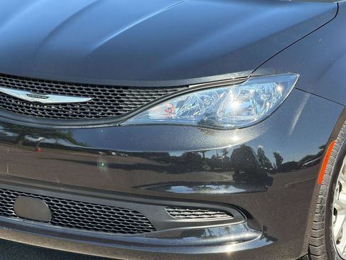 Used 2024 Chrysler Voyager LX FWD image 11