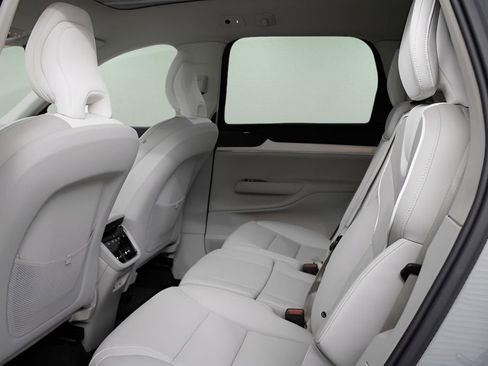 New 2025 Volvo EX90 Ultra image 27