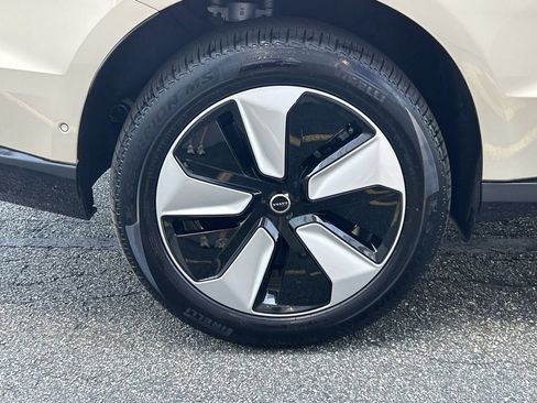 Certified 2025 Volvo EX90 Plus AWD/4WD image 12