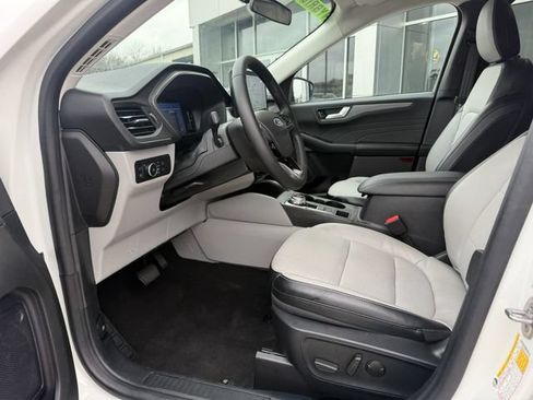 Used 2024 Ford Escape SE FWD image 18