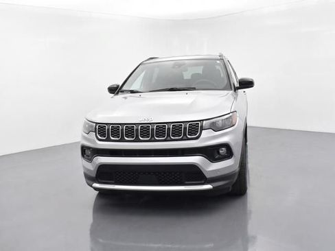 Used 2024 Jeep Compass Limited AWD/4WD image 2