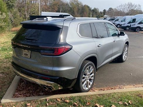Used 2024 GMC Acadia Denali image 33