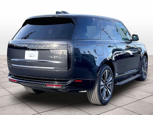 New 2025 Land Rover Range Rover SE image 4
