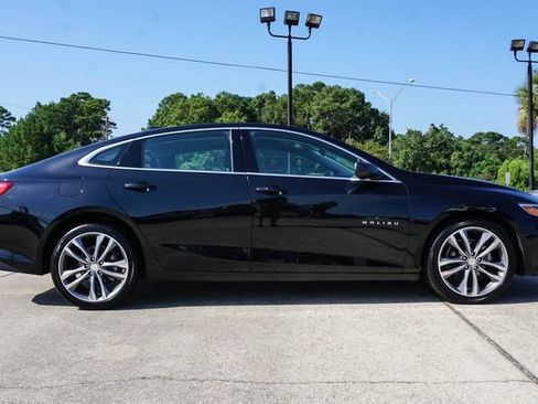 Used 2025 Chevrolet Malibu LT FWD image 3